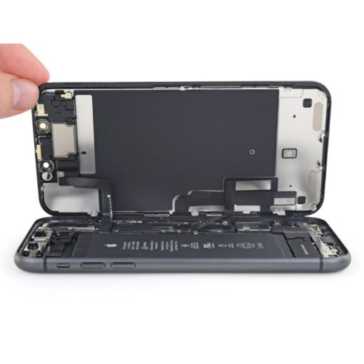 thay-kinh-cam-ung-iphone-11
