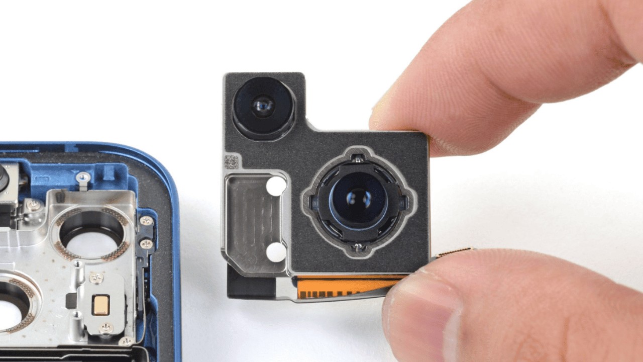 thay-kinh-camera-iphone-13-mini-01 (3)