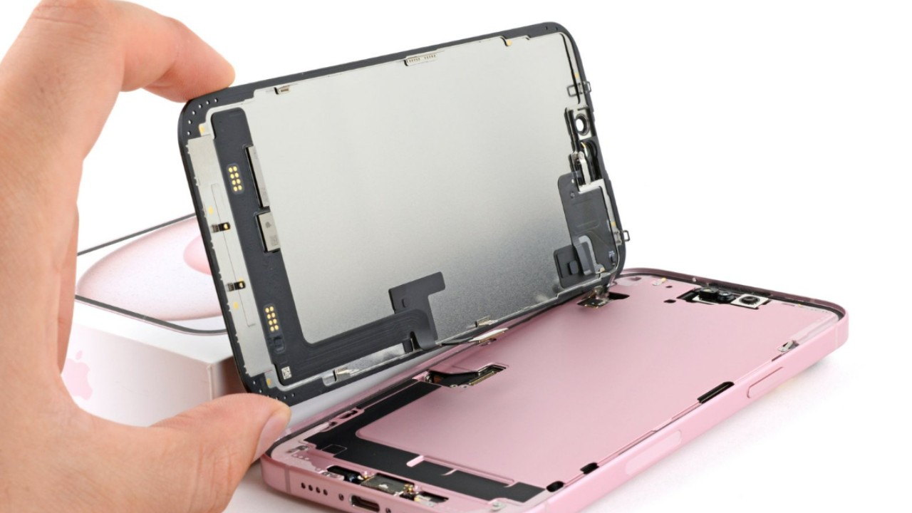 thay-man-hinh-iphone-15-plus-02 (6)