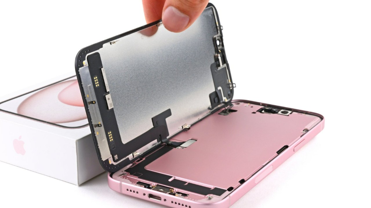 thay-man-hinh-iphone-15-plus-02 (6)