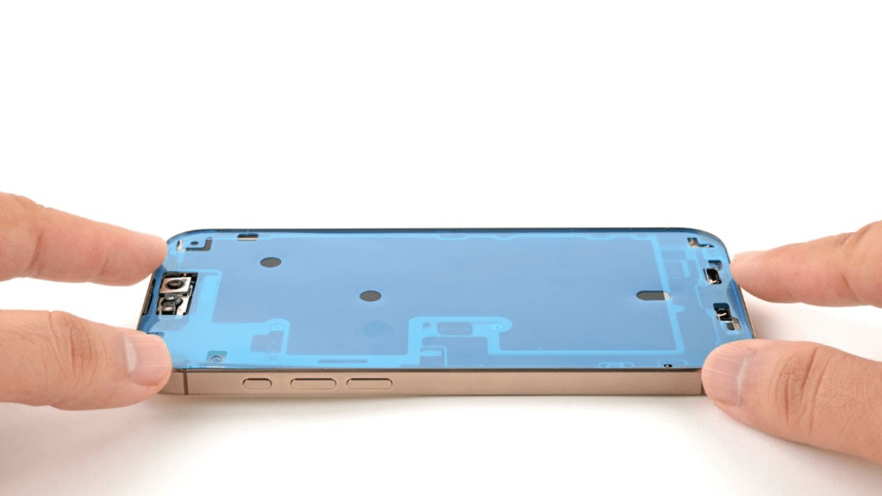 thay-mat-kinh-iphone-16-Plus-Pro-Pro-Max (5)
