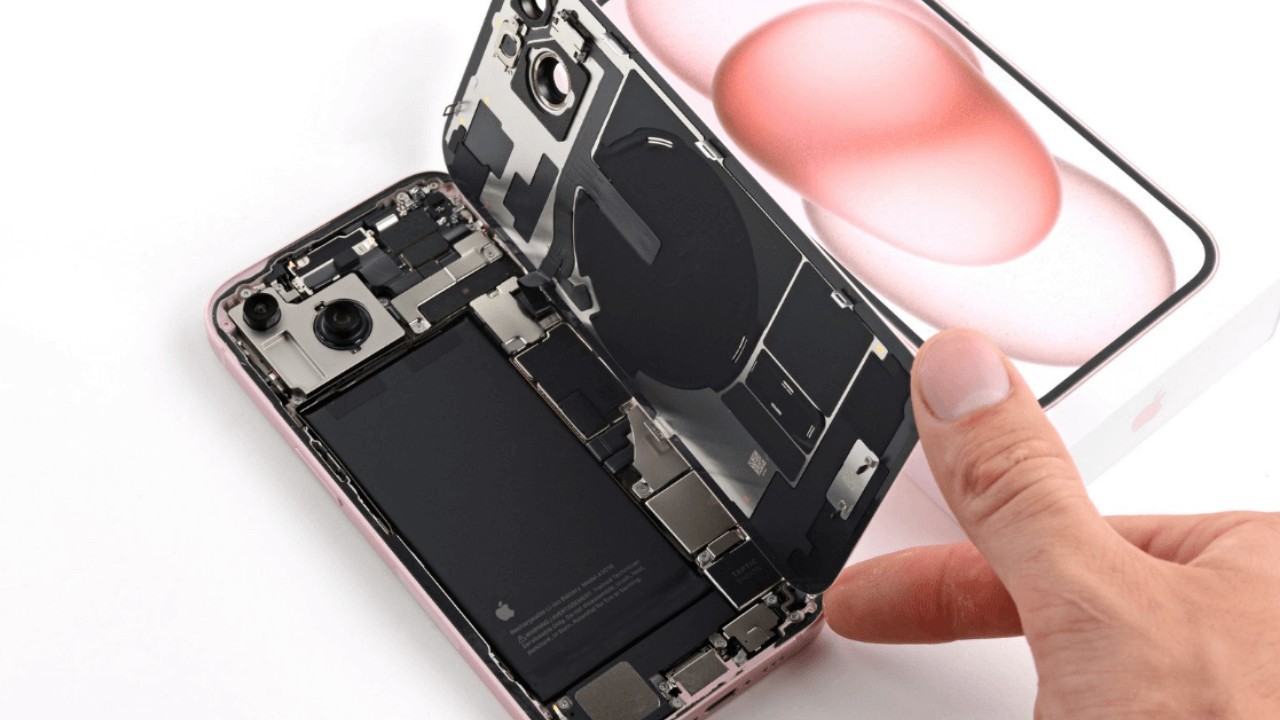 thay-pin-iphone-15-plus-pro-pro-max (14)