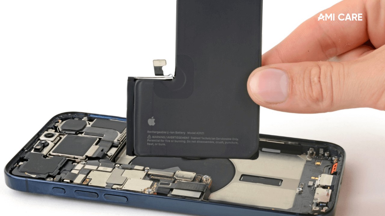thay-pin-iphone-15-plus-pro-pro-max (22)